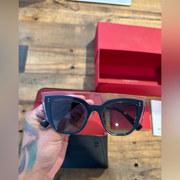 NIB VALENTINO Blue Square Sunglasses main image 6